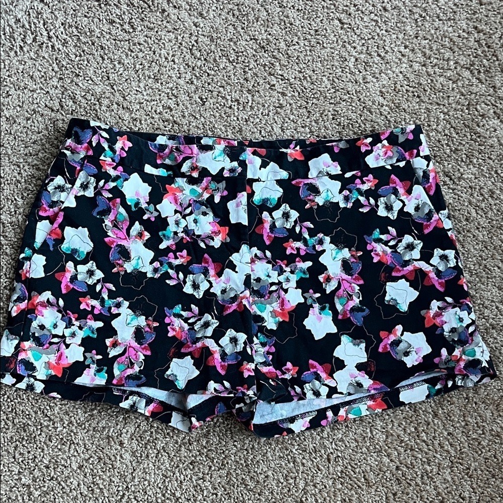 Express High Waist Floral Women's Shorts - Black and Pink